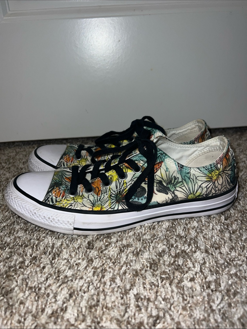 CONVERSE Floral Pop Art Low-Top Canvas Sneakers with Black laces Sz. 8 - Picture 3 of 14